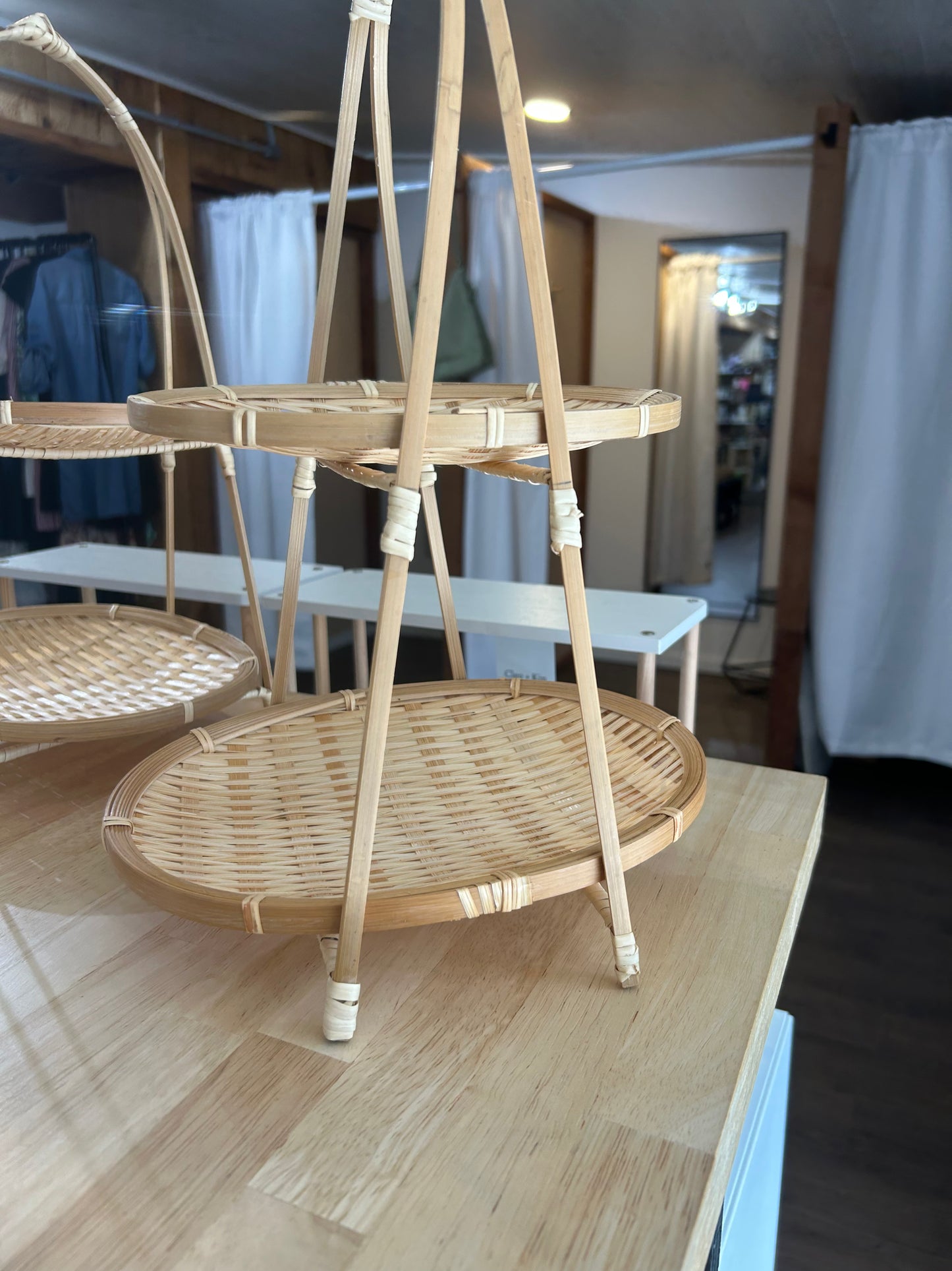 Secondhand 2 tier shelf
