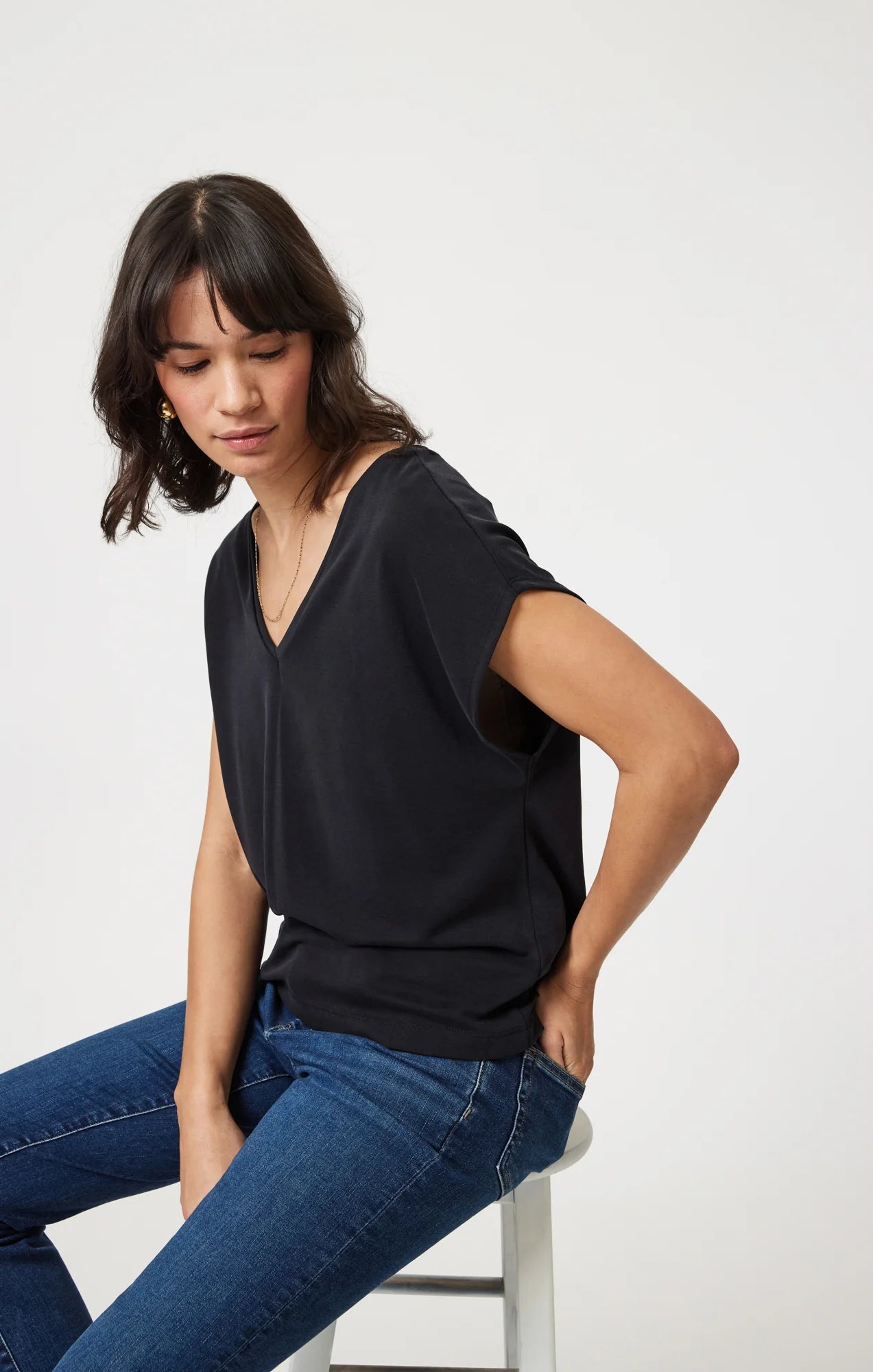 Nora Luxe V-neck T-Shirt
