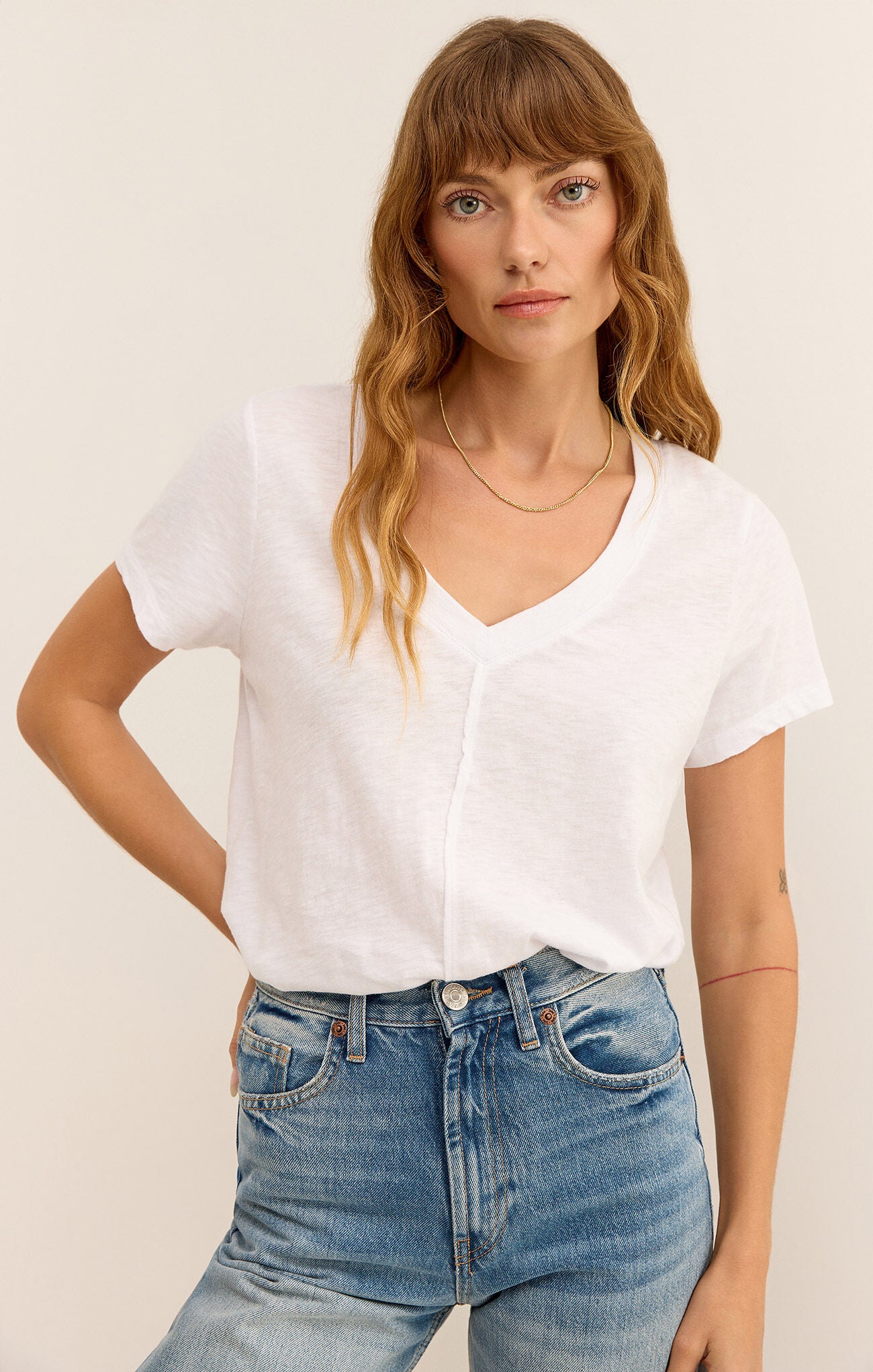 Ari V-Neck Tee Black Small